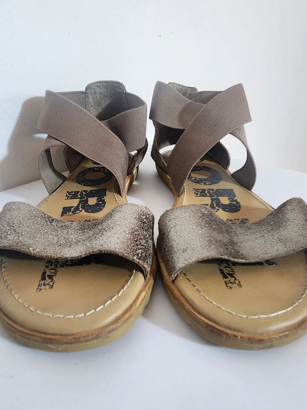 Sorel Ella Brown and Gold Slip On Sandals Leather and Elastic Straps Size 9.5